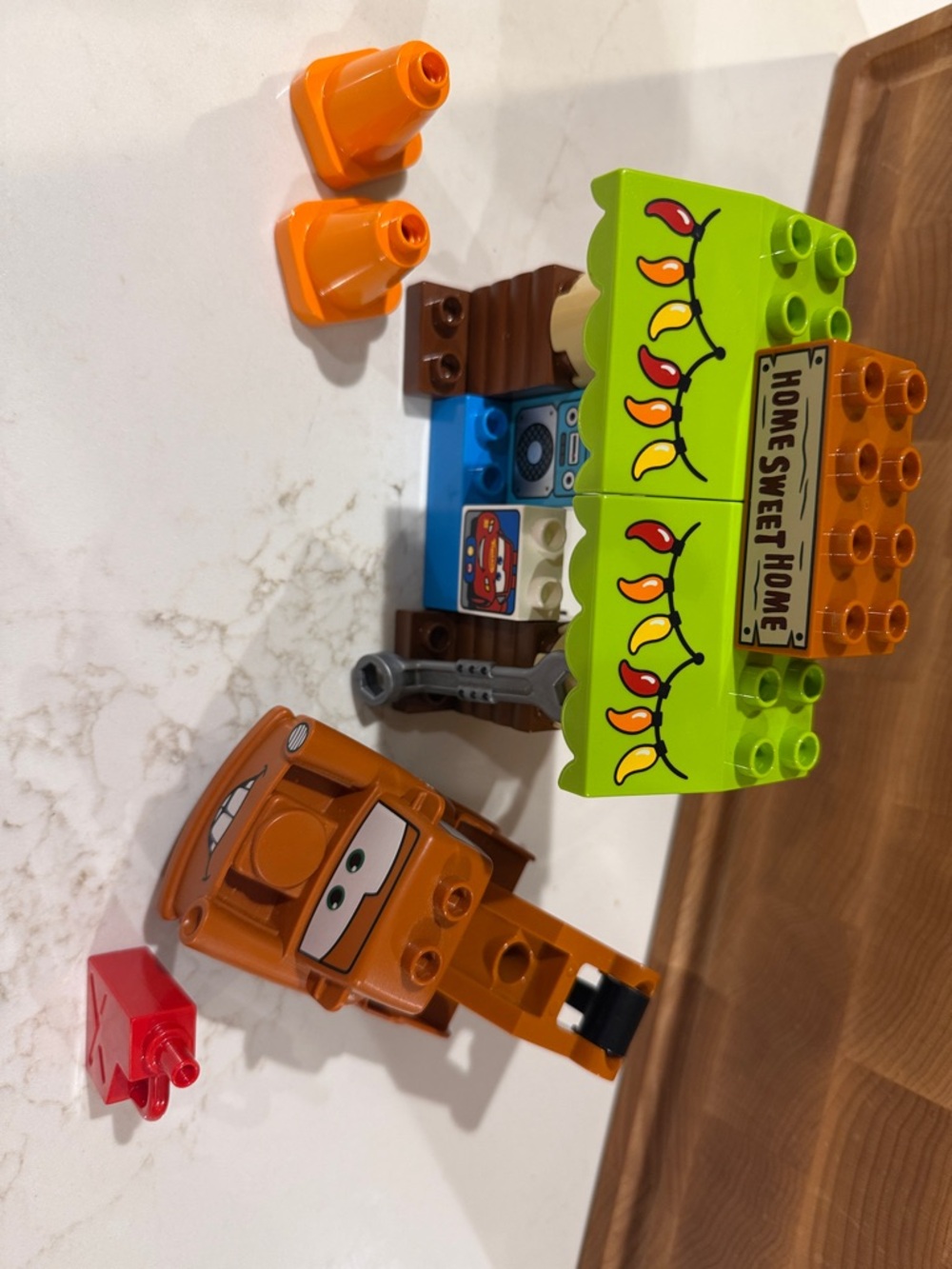 LEGO Duplo 10856 Mater’s Shed - Picture 3 of 10